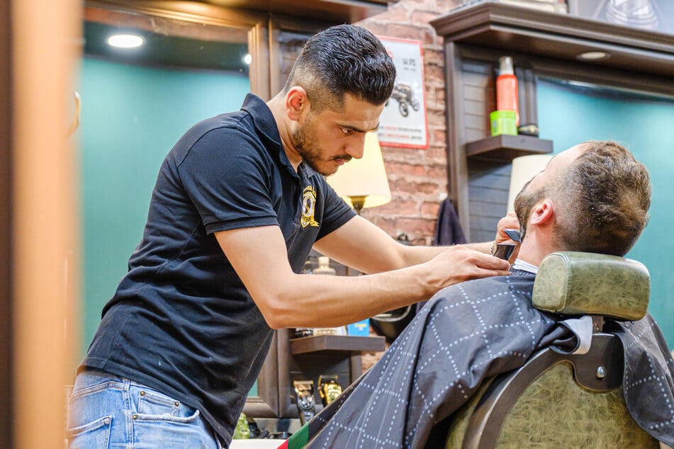 Haarschnitte beim Barbier sind oft supergünstig, aber mancher Laden missachtet die Regeln. (Symbolfoto)