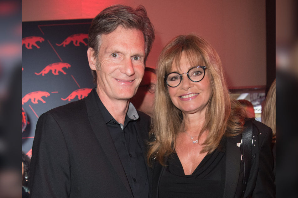 Ex-Glücksradfee Maren Gilzer (hier mit Ehemann Harry Kuhlmann) ist auch zu Gast.
