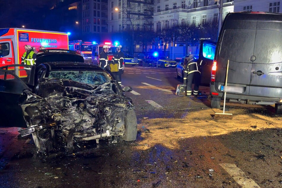 Der 18-Jährige raste ungebremst in den Gegenverkehr.
