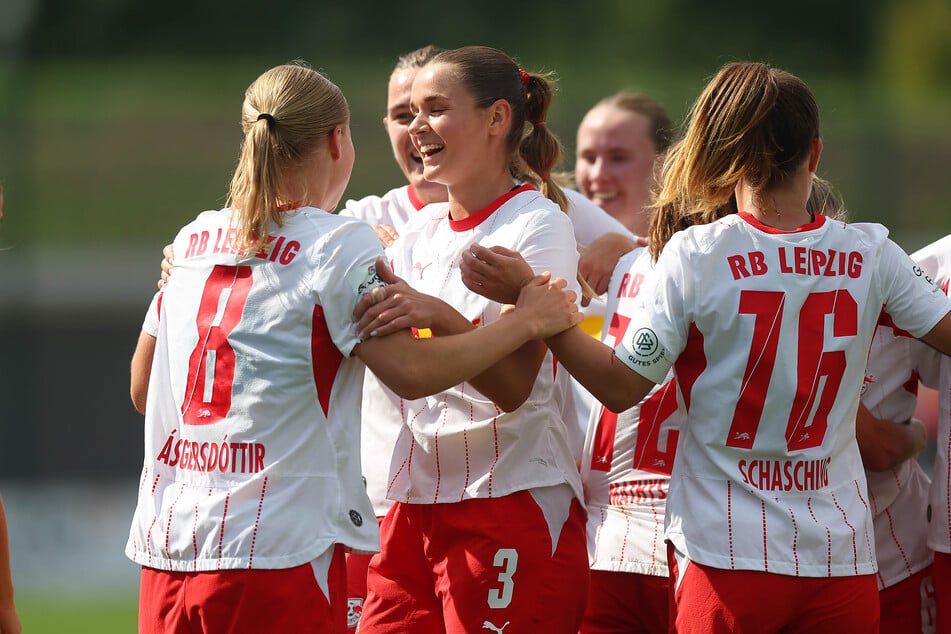 Die Frauen von RB Leipzig ziehen einige Wochen später zur Abwechslung mal wieder in die Red Bull Arena um und treffen ebenfalls auf EIntracht Frankfurt.