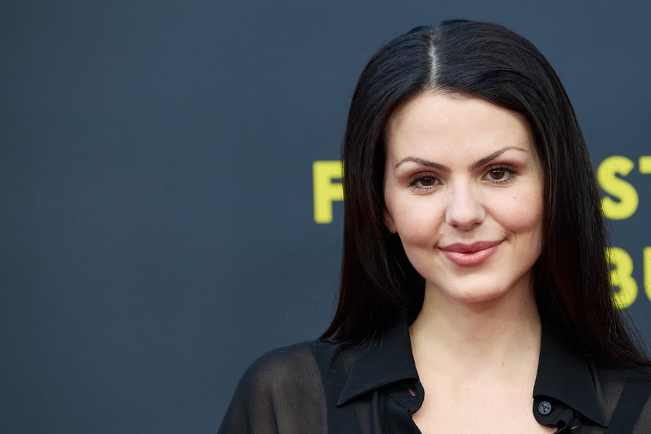 Ruby O. Fee zieht blank: Ob Matthias Schweighöfer da eifersüchtig wird?