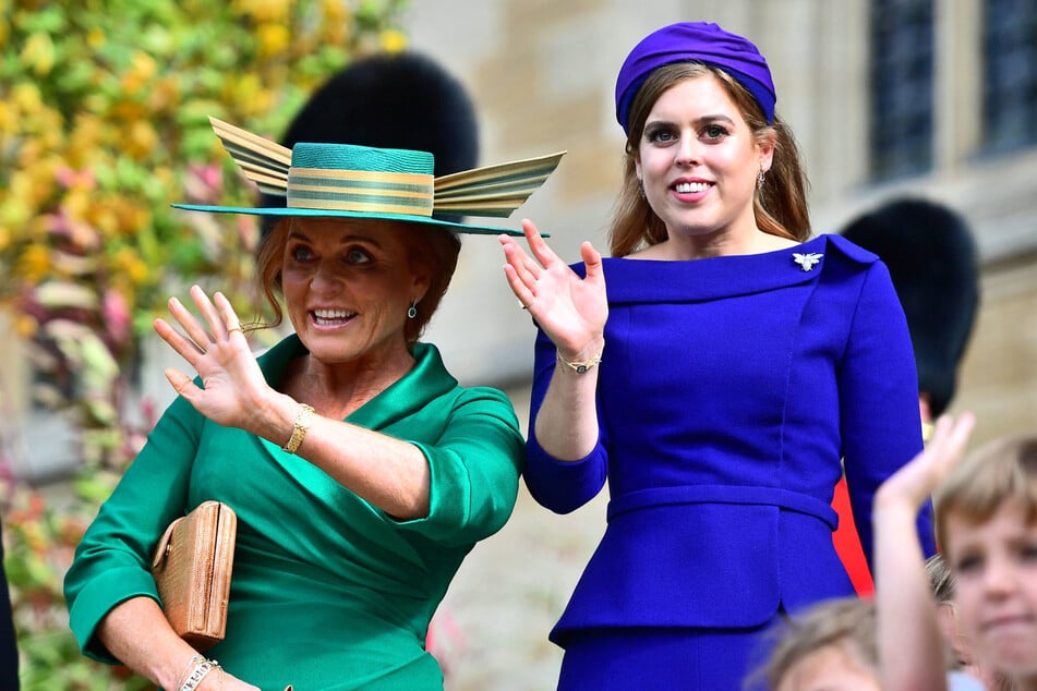 Newly released documents have also revealed ties between Sarah Ferguson (l.) and Epstein.