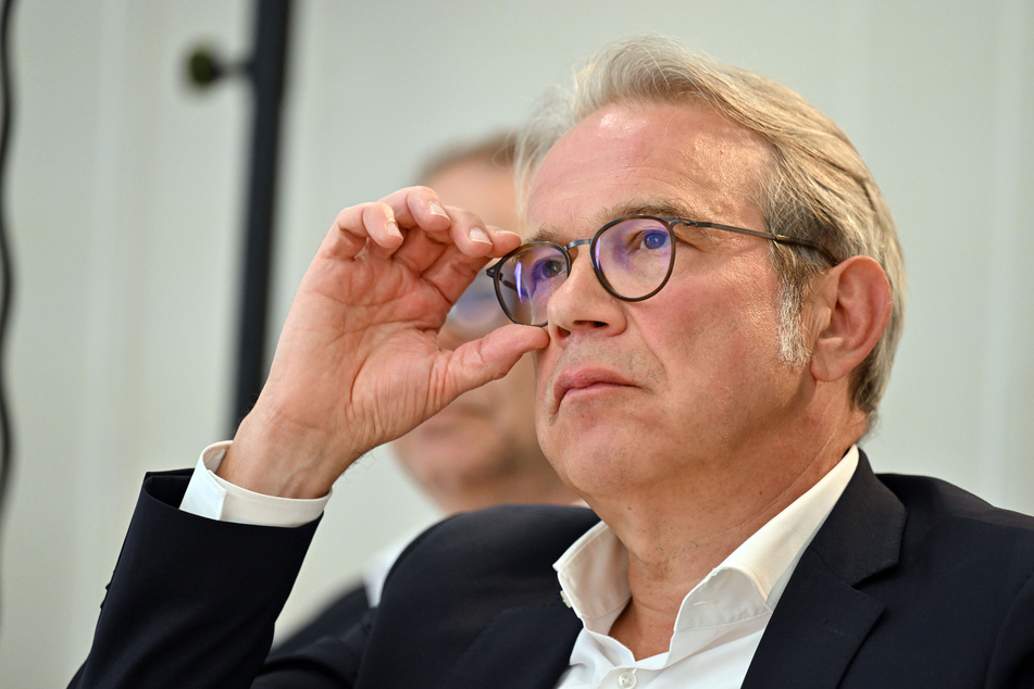 Thüringens Innenminister Georg Maier (56, SPD) kann sich einen Verbotsantrag gegen AfD vorstellen.
