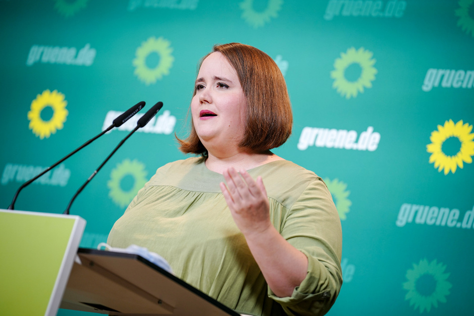 Ricarda Lang (28), Bundesvorsitzende von Bündnis 90/Die Grünen, spricht sich für eine Übergewinnsteuer aus.