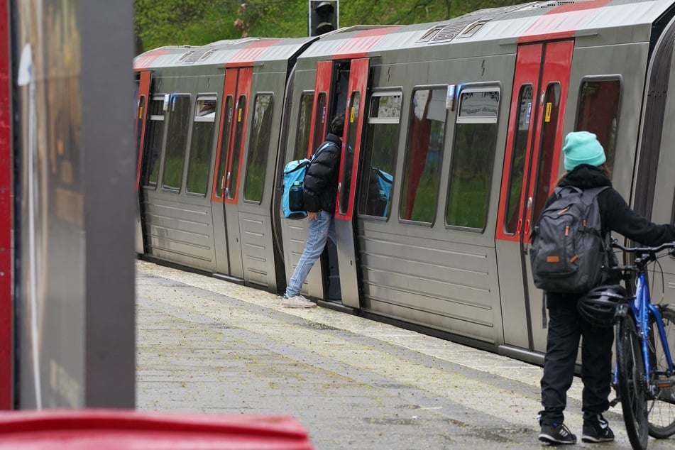 Ab Montag hält die U1 wieder an der Sengelmannstraße. (Symbolbild)