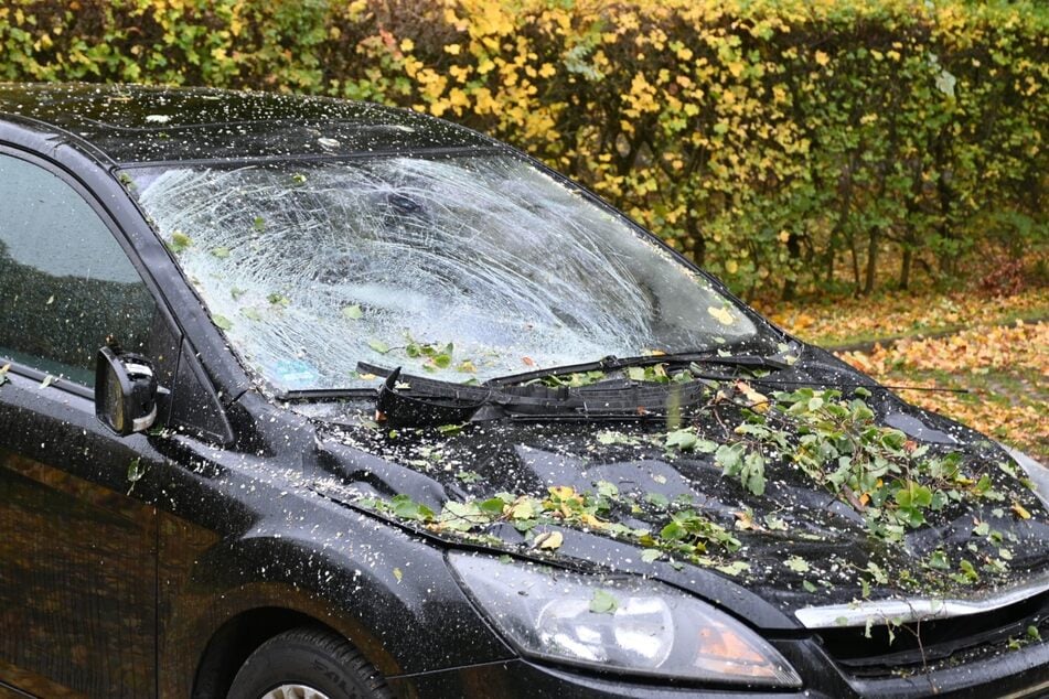 Die getroffenen Autos wurden mächtig in Mitleidenschaft gezogen.