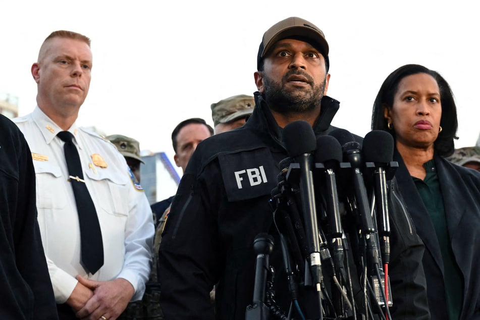 FBI Director Kash Patel (c.) and Washington Mayor Muriel Bowser (r.) discussed the shooting in a press conference later on Wednesday.