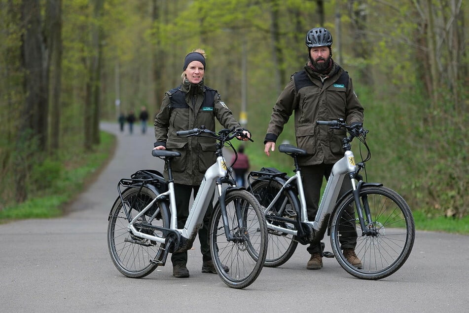 ... ebenso wie die Stadtwaldranger Franka Seidel und Marko Reimann.