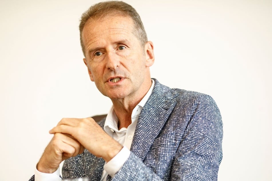 Der gebürtige Münchener war 2015 von BMW zu VW gekommen. 2018 stieg Herbert Diess (66) zum Konzernchef auf.