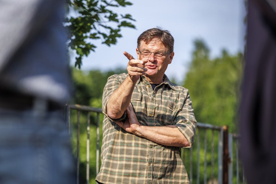 Fraktions-Chef Holger Zastrow (56, Team Zastrow) kritisiert den geplanten Garagen-Abriss.