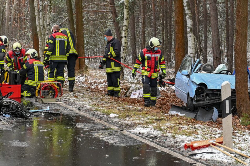 Hubschrauber-Einsatz nach heftigem Unfall in Ostsachsen: Fünf Personen verletzt!