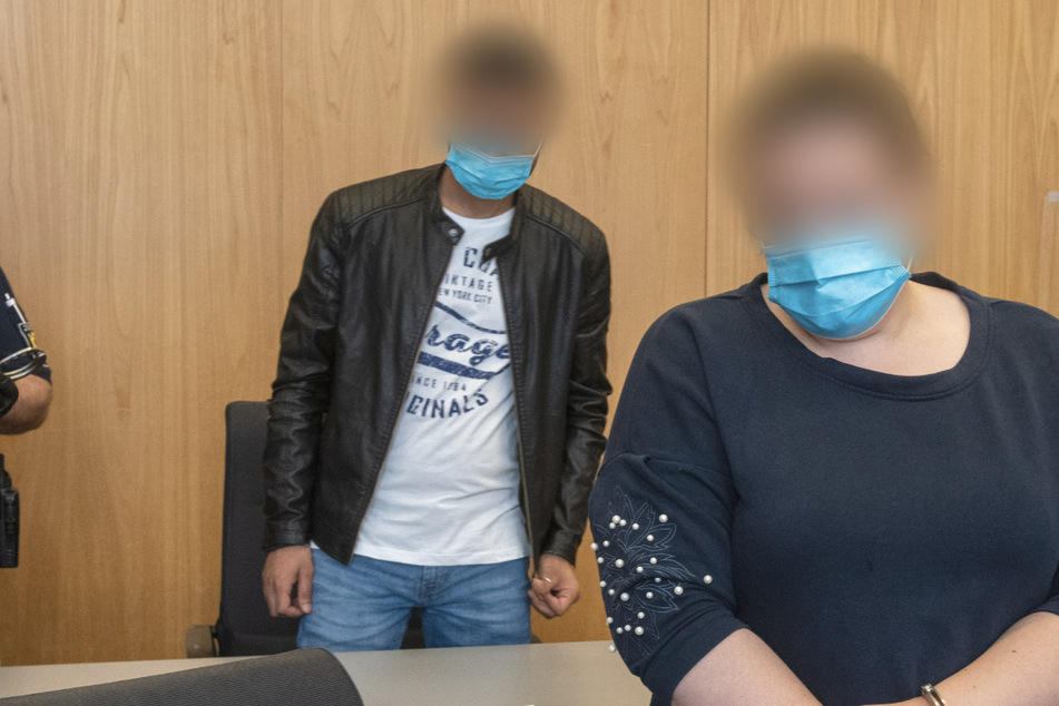 Die 31-Jährige (r.) und der 26-Jährige sind vor dem Landgericht Ulm am Montag wegen Mordes zu einer lebenslangen Haftstrafe verurteilt worden.