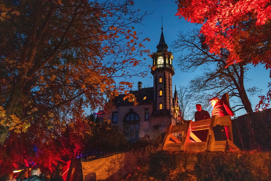Wundervoll illuminiert: Die Villa San Remo an der Bergstation der Standseilbahn.