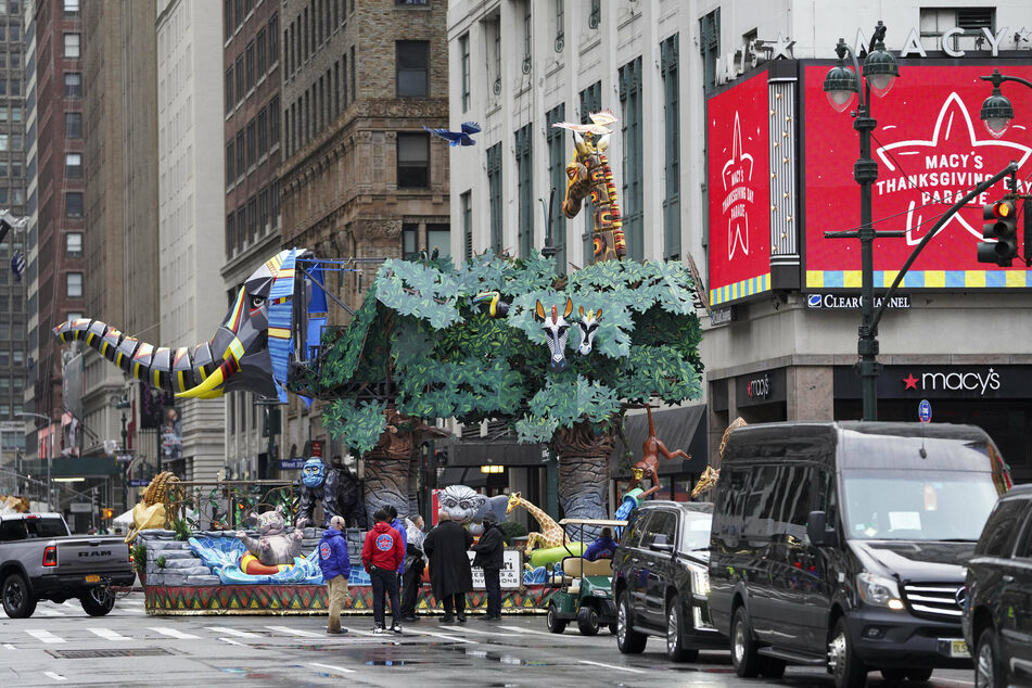 The 2020 Macy's Thanksgiving Day Parade included new social-distancing measures.