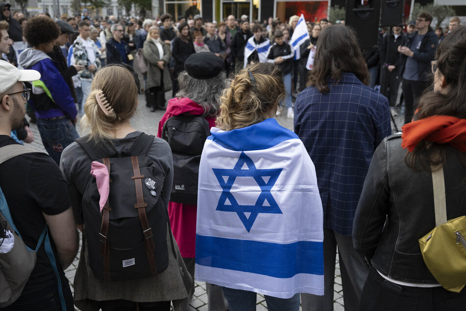 Nach dem Angriff der Hamas veranstalteten die Menschen in Leipzig gleich mehrere Solidaritätskundgebungen mit Israel.