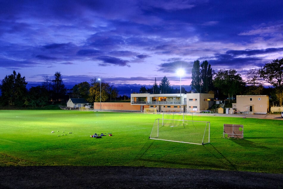 Auf der schmucken Sportanlage der TuS Weinböhla vollzieht Dynamo Dresden am Donnerstag seinen Trainingsauftakt.