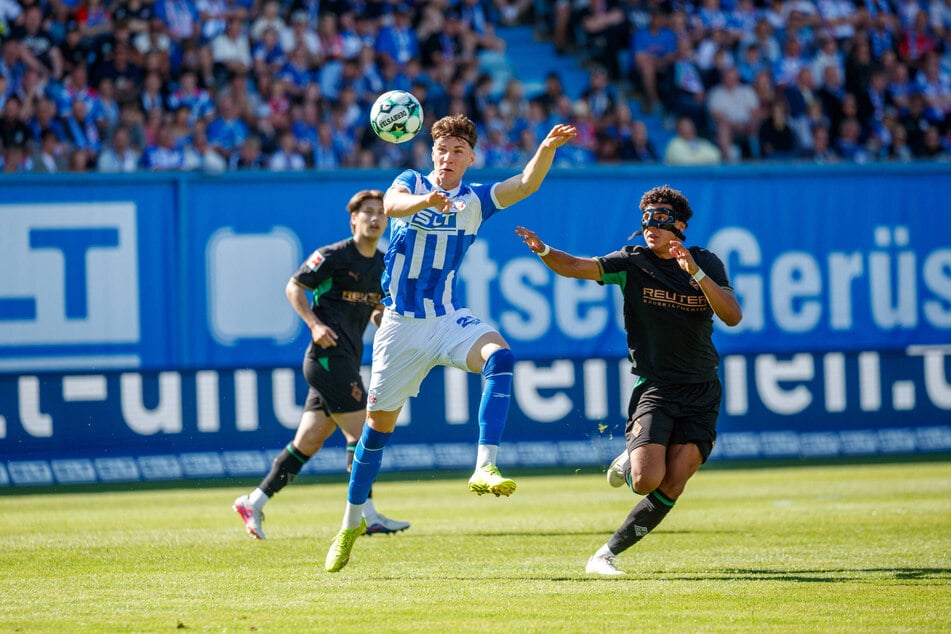 Peter Kiedl (22) feierte am Wochenende sein Doppel-Debüt im Hansa-Trikot.