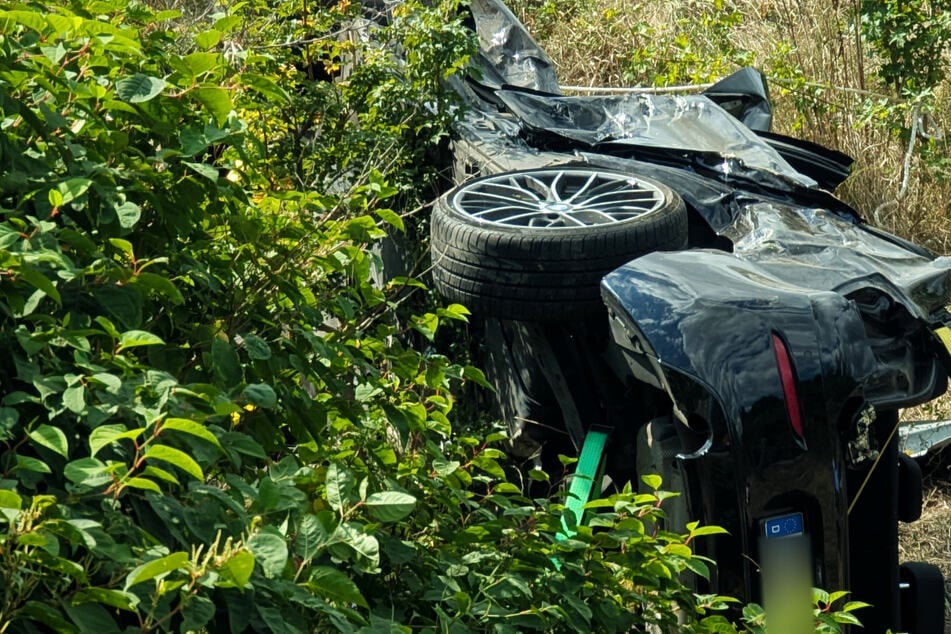 Unimog rammt BMW und Motorrad: Zwei Tote bei Unfall