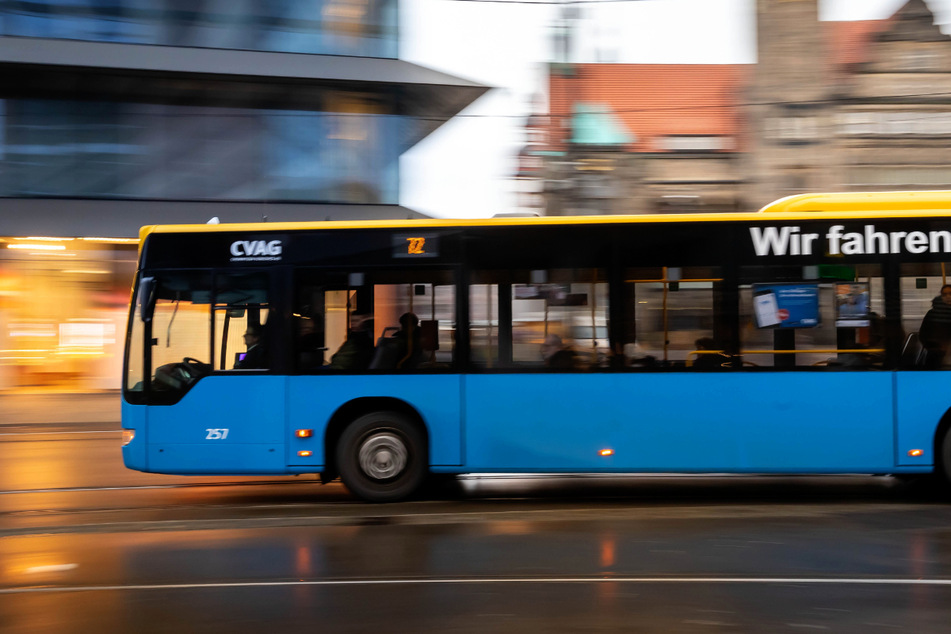 Chemnitz: Ab heute 3G-Regel in Bus und Bahn: Wer keinen Test hat, fliegt raus!