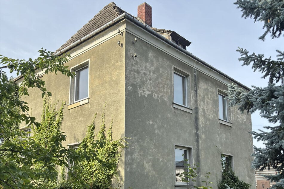 Dieses leerstehende Einfamilienhaus steht an der Waldteichstraße in Klotzsche.