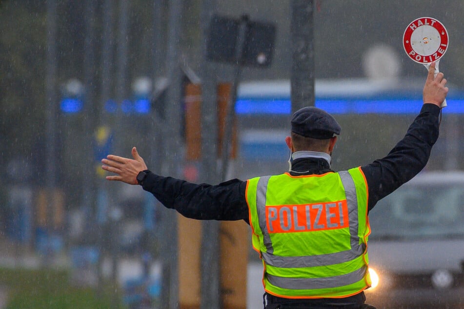 Polizei beanstandet bei Kontrollwoche viele Laster und Busse