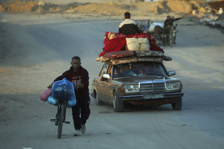 Palästinenser in Chan Junis fliehen vor der israelischen Bodenoffensive.