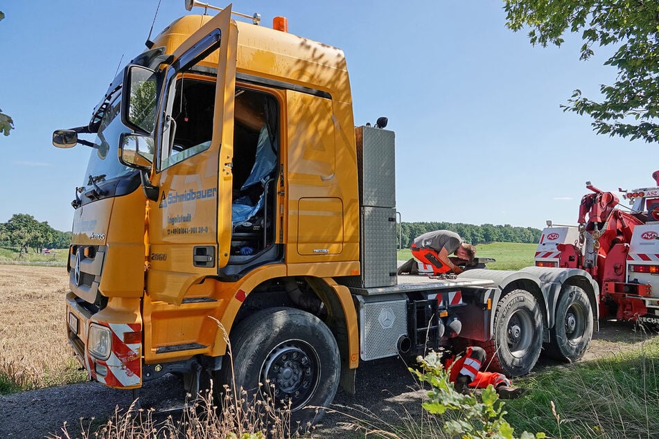 Der 39-Jährige stellte den geklauten Lkw auf einem Feldweg ab.