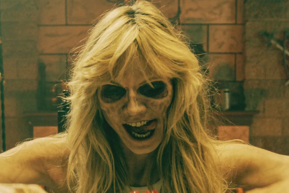 Die für ihre aufwendigen Halloween-Kostüme bekannte Heidi Klum (48) wird in einem Horrorvideo zur Untoten.
