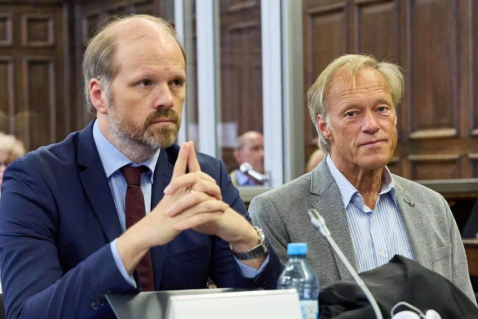 Block-Partner Gerhard Delling (r.) neben seinem Verteidiger David Rieks.