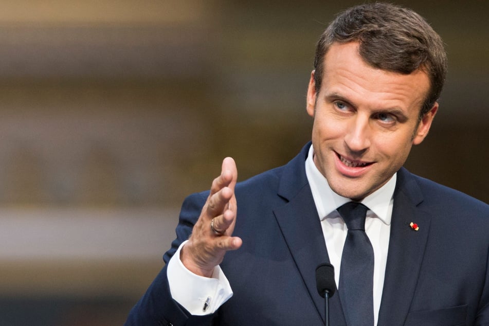 Präsident Emmanuel Macron (45) steht laut Protokoll die größte Eskorte mit 15 Motorrädern auf sächsischem Terrain zu.