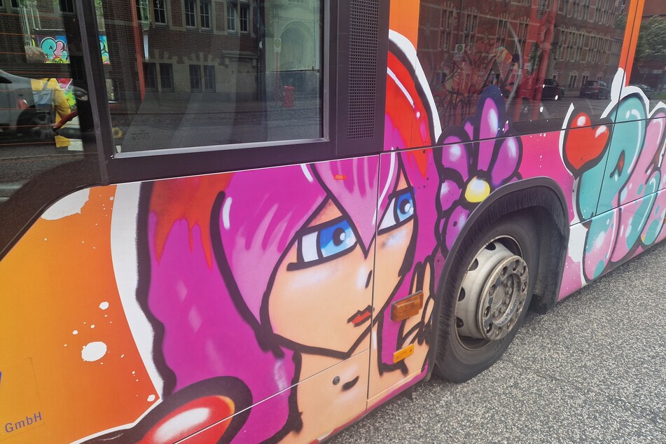 Amarise sprayte die Manga-Figur auf den Bus und zeigte sich gegenüber TAG24 selbstkritisch: "Es hätte besser aussehen können, mit dem Stift ist es halt einfacher."