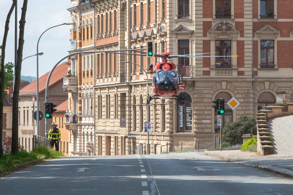 Der Motorradfahrer wurde schwer verletzt in eine Klinik geflogen.