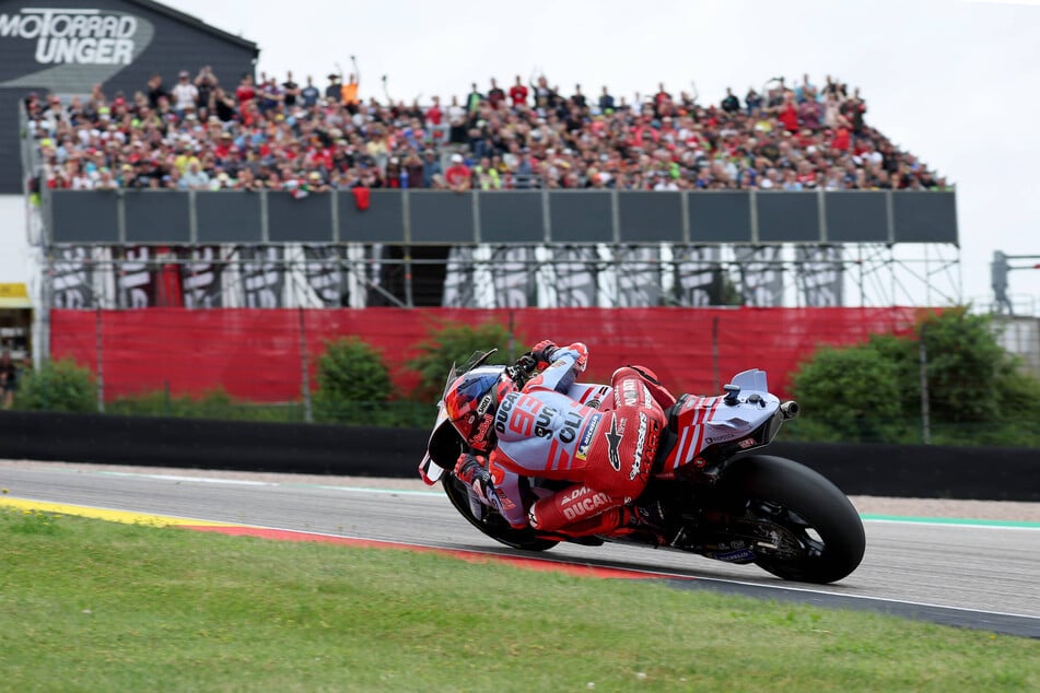 Mit der Ducati Desmosedici GP flog Marc Márquez mit 300 km/h über den Asphalt in Oberlungwitz.