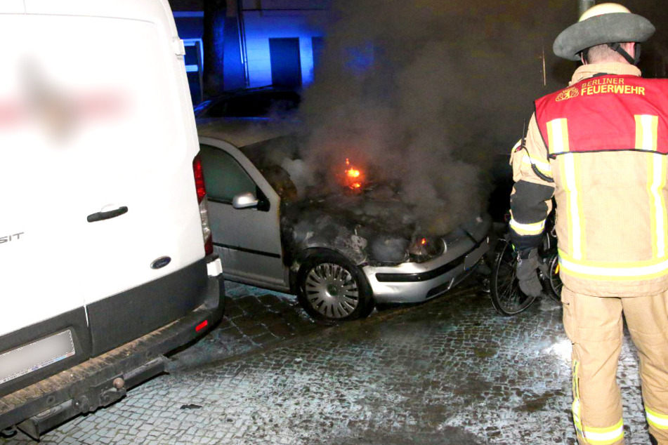 Ob es sich um Brandstiftung handelt, ist aktuell noch unklar.