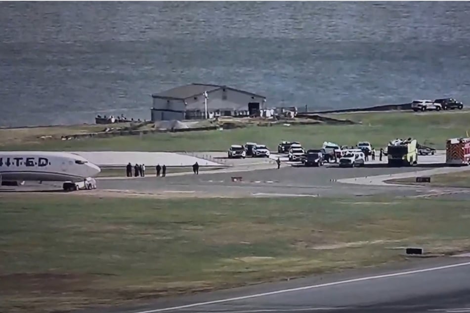Die Maschine wurde an einem abgelegenen Bereich des Flughafens untersucht.