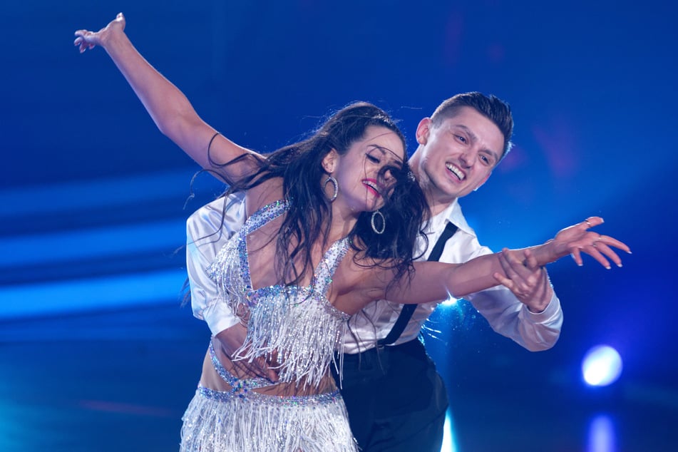 Dennoch will das einstige "Let's Dance"-Traumpaar weiterhin zusammen auf dem Tanzparkett stehen.