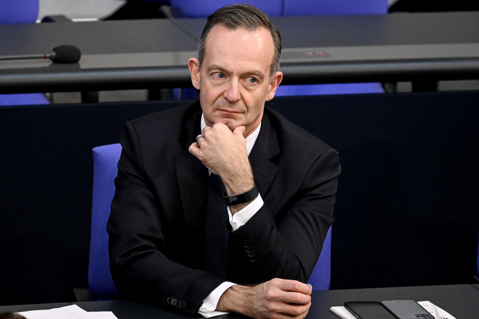 Volker Wissing (52, FDP), Bundesminister für Digitales und Verkehr nannte als Ziel für die Einführung des 49-Euro-Tickets lediglich Anfang 2023.