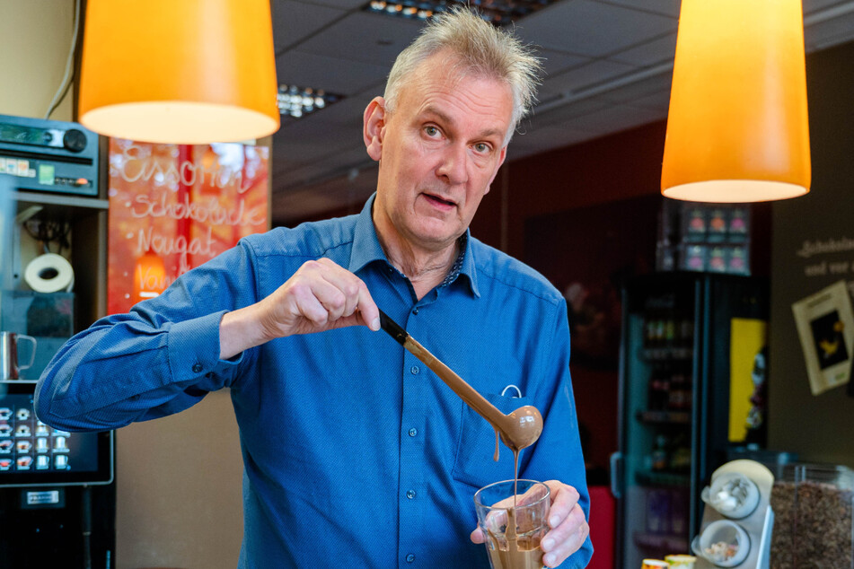 Peter Mattis (59), Inhaber von "Die Schokoladenbar", will Ungeimpfte nicht ausschließen und bleibt daher bei 3G.