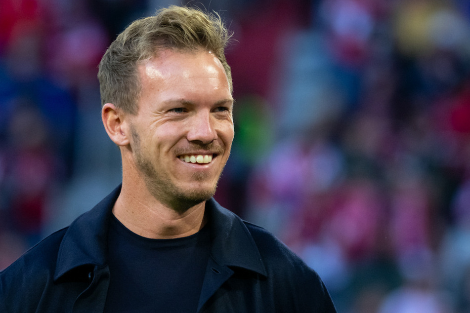 Bayern-Trainer Julian Nagelsmann (35) bekommt von der Vereinsspitze den Rücken gestärkt.