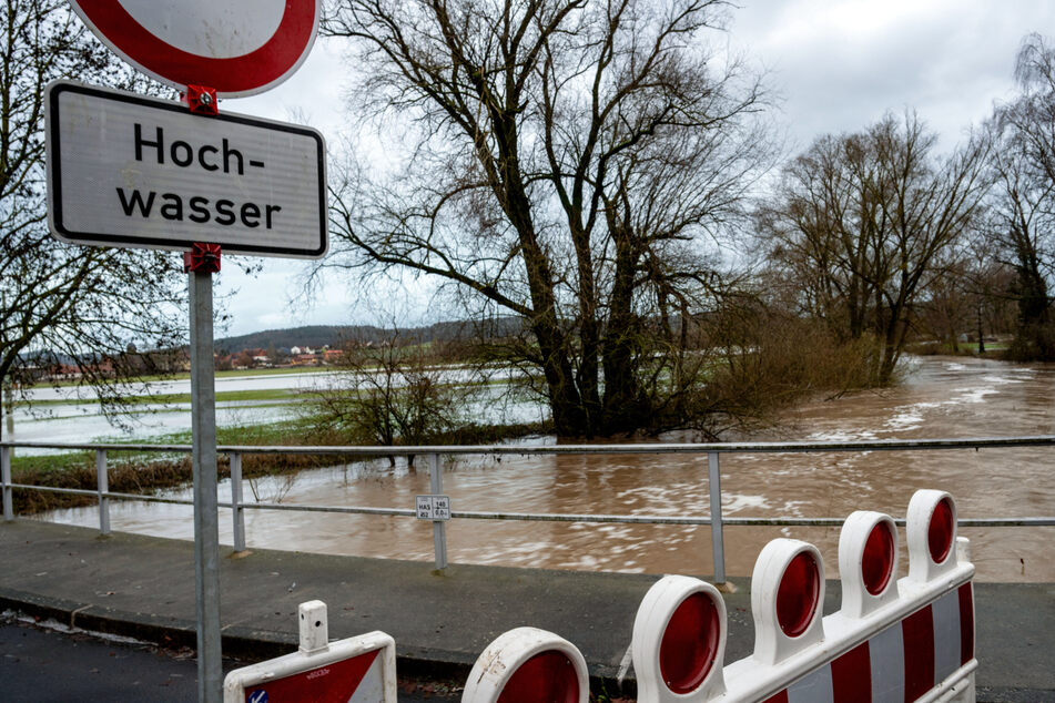 An einigen Flüssen in Sachsen-Anhalt kann es am Wochenende zu Hochwasser kommen. (Symbolbild)