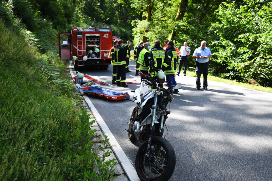 Der 16-Jährige starb noch an der Unfallstelle.