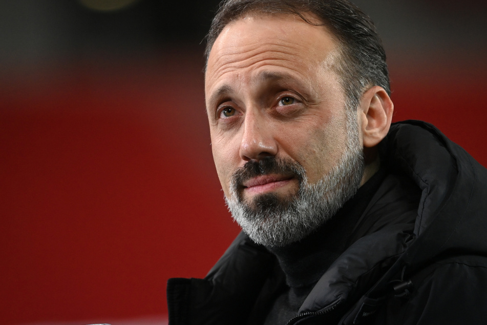VfB-Coach Pellegrino Matarazzo (43) glaubt daran, dass Schalke bis zum Schluss kämpfen wird.