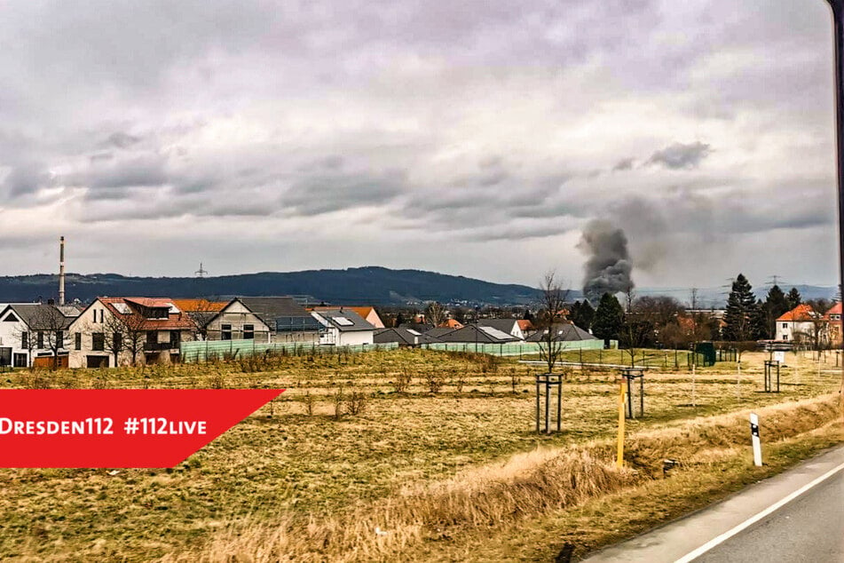 In Dresden-Sporbitz stand ein leerstehendes Gebäude in Vollbrand.