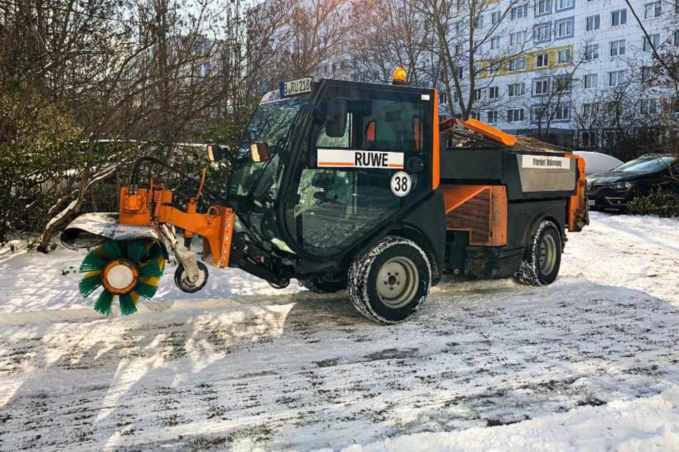 Die RUWE Gruppe sorgt in und um Berlin dafür, dass auch im Winter die Straßen frei und sicher sind.