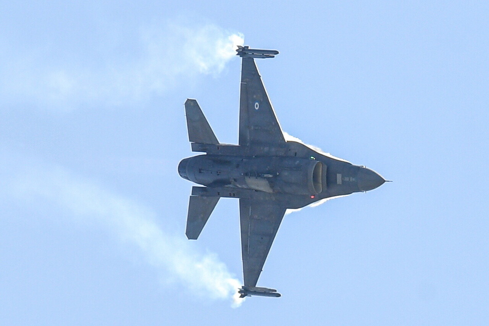 Ein F-16 Flugzeug während der Internationalen Flugschau «AIR SHOW» Radom 2023.