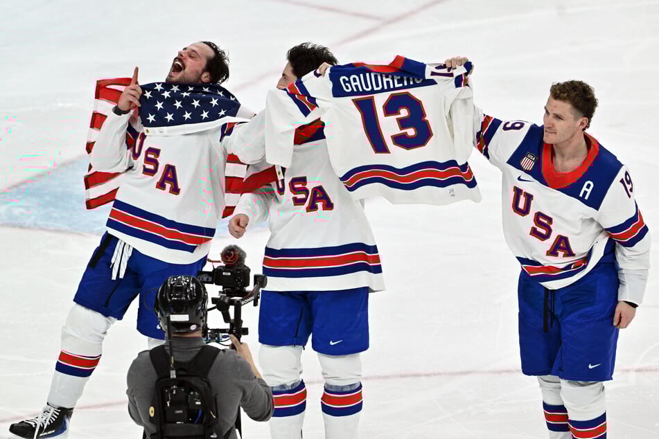 Das US-Team erinnerte am Sonntag an seinen verstorbenen Teamkollegen Johnny Gaudreau (†31).