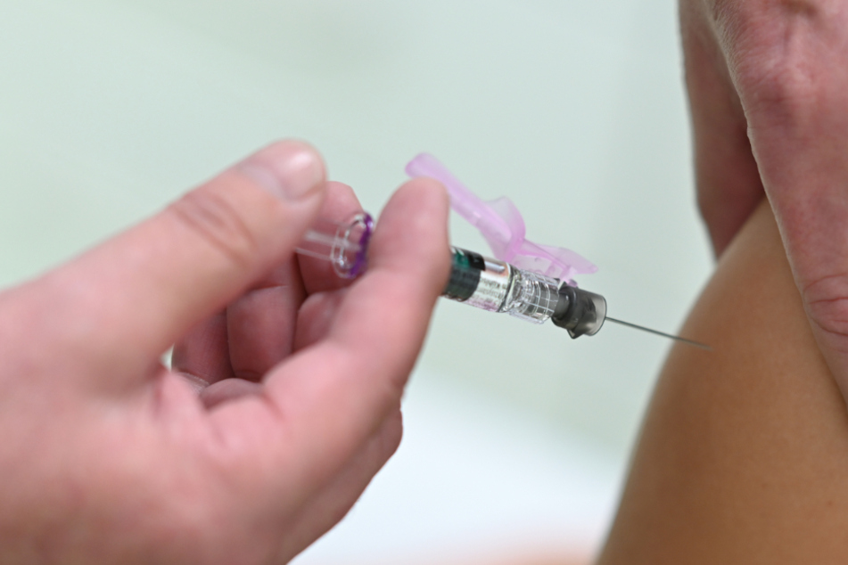 Biontech und Pfizer wollen noch in diesem Jahr mit der Lieferung des Impfstoffs beginnen (Symbolfoto).