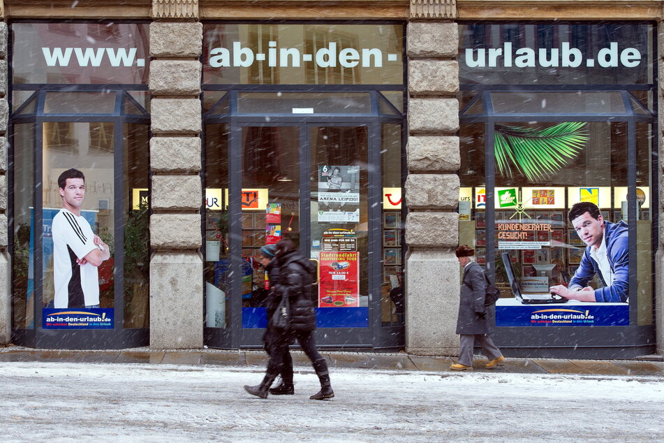 Schaufenster-Werbung mit Michael Ballack: Das Reiseportal "ab-in-den-urlaub.de" war die bekannteste Marke des Leipziger Internetkonzerns.