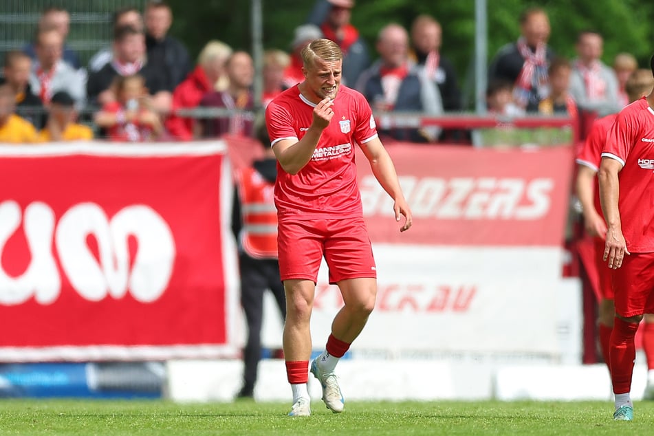 FSV-Spieler Theo Martens flog vom Platz, nachdem er den gegnerischen Trainer beleidigt hatte.