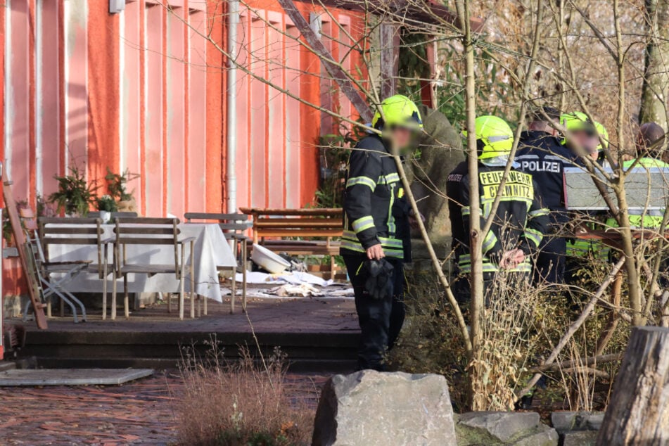 Chemnitz: Brand im Klassenraum! Feuerwehreinsatz an Chemnitzer Schule